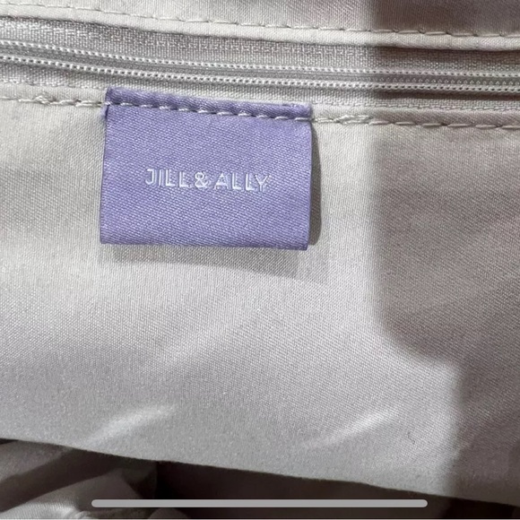 Jill and Ally Pop'n Purple Quilted Nylon Tote w/Chain and Pockets - Picture 7 of 12